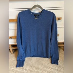 Men’s Banana Republic wool sweater, size M.